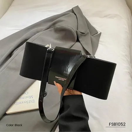 The Montauk Women’s Shoulder Bag